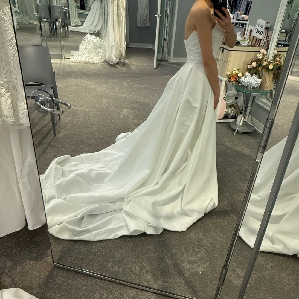 Oleg Cassini Elegant White Satin Wedding Dress - Picture 3 of 14